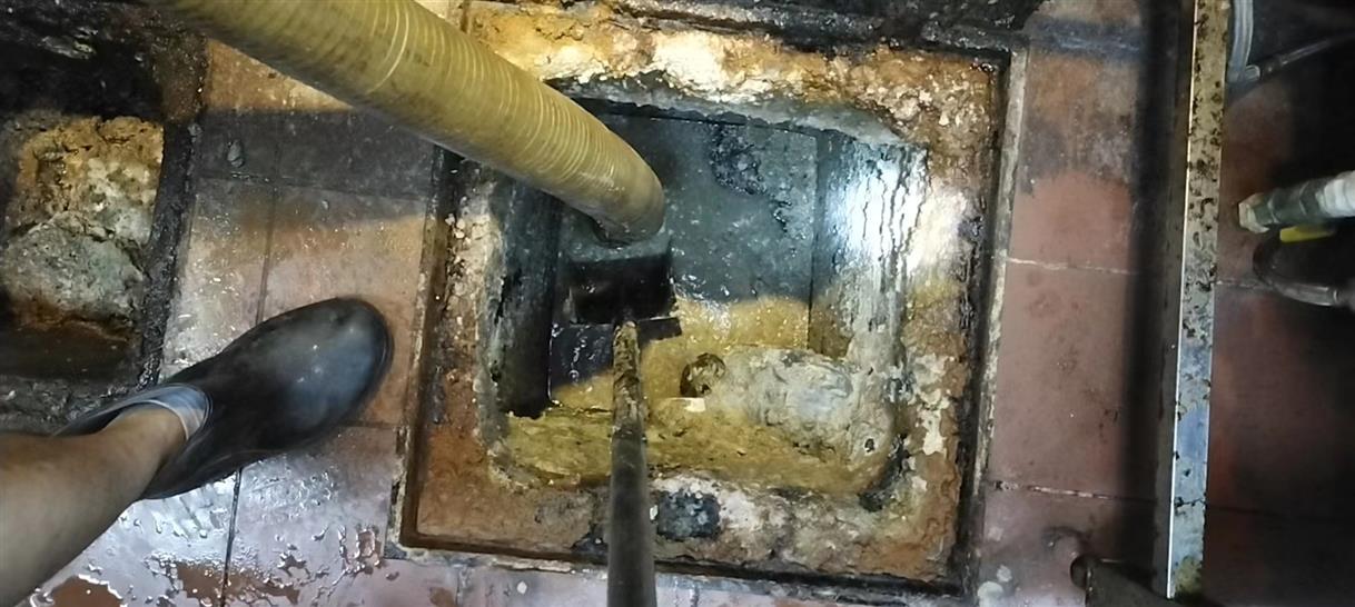 龙楼镇污水池清理一般都有毒气，怎么预防中毒呢？
