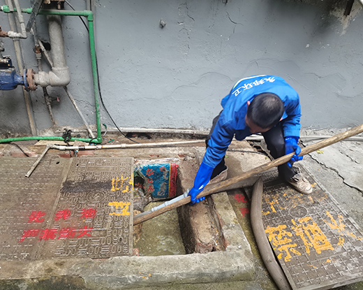龙楼镇清掏化粪池